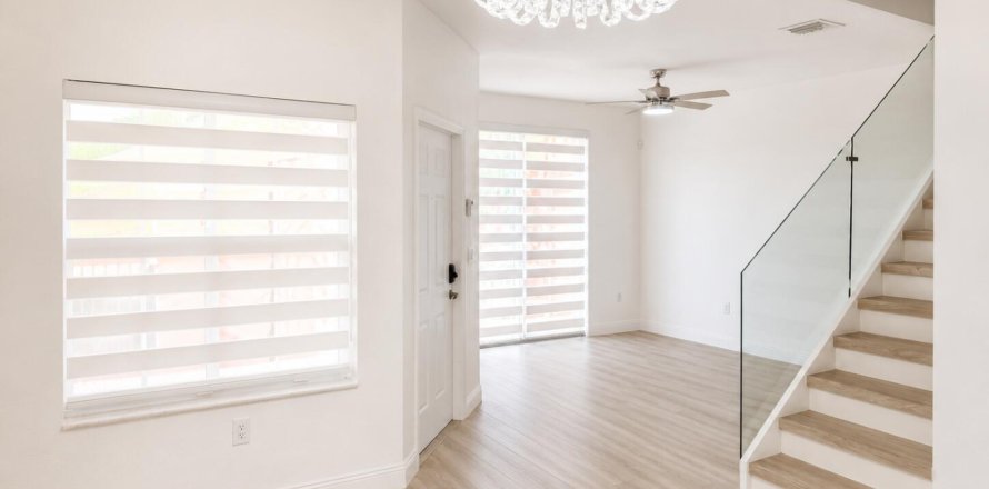Touwnhouse à Miramar, Floride 3 chambres, 116.69 m2 № 2247867