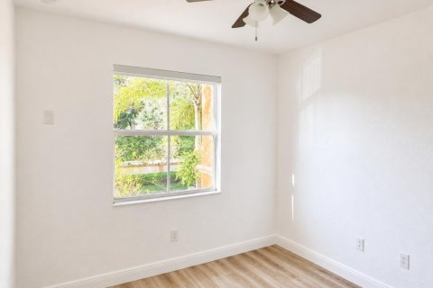 Touwnhouse à louer à Miramar, Floride: 3 chambres, 116.69 m2 № 2247867 - photo 18