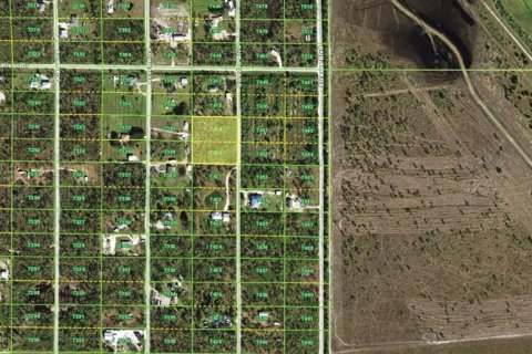 Terreno en venta en Punta Gorda, Florida № 1835375 - foto 4