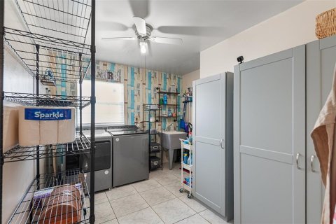 Villa ou maison à vendre à Kissimmee, Floride: 4 chambres, 173.63 m2 № 1819107 - photo 16