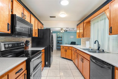 Villa ou maison à vendre à Kissimmee, Floride: 4 chambres, 173.63 m2 № 1819107 - photo 6