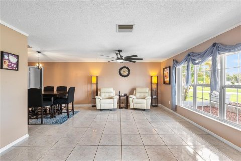Villa ou maison à vendre à Kissimmee, Floride: 4 chambres, 173.63 m2 № 1819107 - photo 3