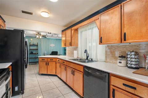 Villa ou maison à vendre à Kissimmee, Floride: 4 chambres, 173.63 m2 № 1819107 - photo 7