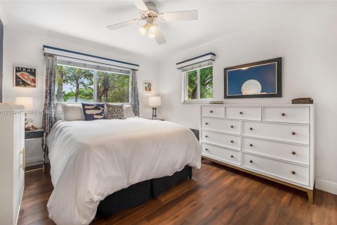 Villa ou maison à vendre à Palmetto Bay, Floride: 4 chambres, 210.33 m2 № 2417823 - photo 12