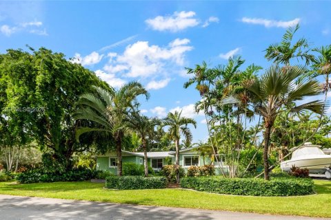 Villa ou maison à Palmetto Bay, Floride 4 chambres, 210.33 m2 № 2417823