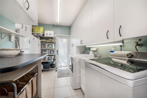 Villa ou maison à vendre à Palmetto Bay, Floride: 4 chambres, 210.33 m2 № 2417823 - photo 17