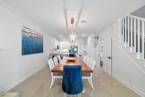 Adosado en Lauderdale-by-the-Sea, Florida 4 dormitorios, 260.87 m2 № 2427752