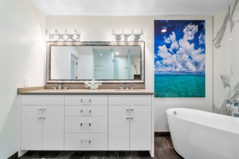 Adosado en venta en Lauderdale-by-the-Sea, Florida, 4 dormitorios, 260.87 m2 № 2427752 - foto 26