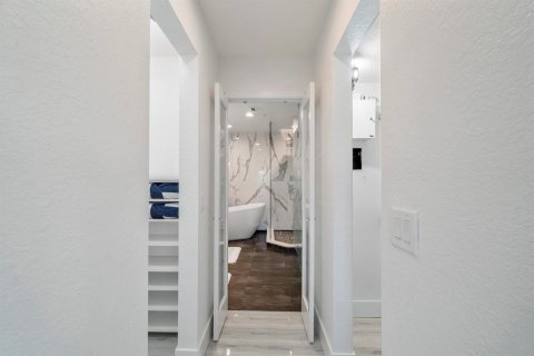 Adosado en venta en Lauderdale-by-the-Sea, Florida, 4 dormitorios, 260.87 m2 № 2427752 - foto 22