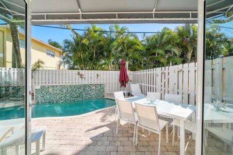 Adosado en venta en Lauderdale-by-the-Sea, Florida, 4 dormitorios, 260.87 m2 № 2427752 - foto 6