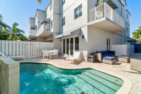 Adosado en venta en Lauderdale-by-the-Sea, Florida, 4 dormitorios, 260.87 m2 № 2427752 - foto 8