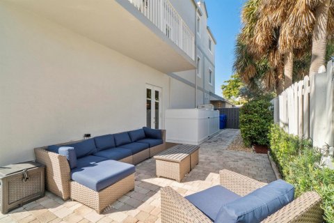Adosado en venta en Lauderdale-by-the-Sea, Florida, 4 dormitorios, 260.87 m2 № 2427752 - foto 10