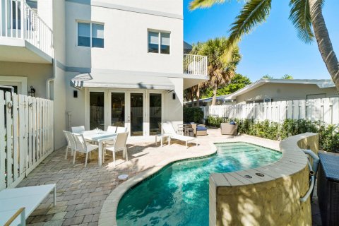 Adosado en venta en Lauderdale-by-the-Sea, Florida, 4 dormitorios, 260.87 m2 № 2427752 - foto 7