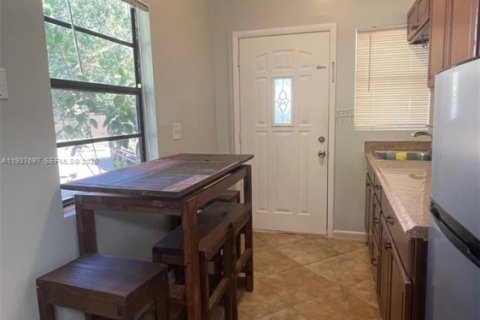 Commercial property in Vero Beach, Florida 1 bedroom, 91.79 sq.m. № 1995565