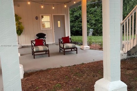 Commercial property in Vero Beach, Florida 1 bedroom, 91.79 sq.m. № 1995565 - photo 5