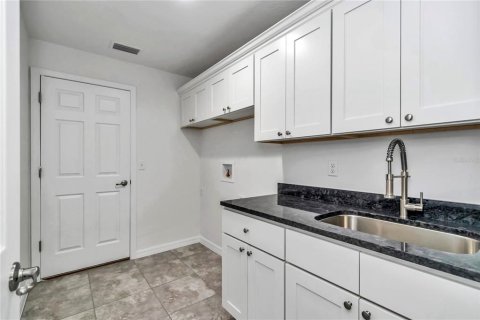 House in Summerfield, Florida 3 bedrooms, 156.17 sq.m. № 1909070 - photo 18