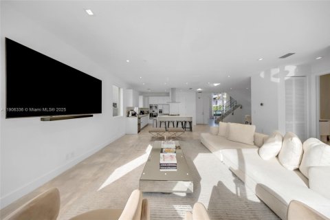 Villa ou maison à vendre à Doral, Floride: 5 chambres, 289.2 m2 № 1956914 - photo 12