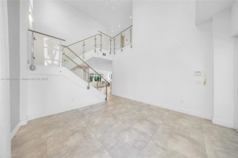 Villa ou maison à vendre à Doral, Floride: 5 chambres, 289.2 m2 № 1956914 - photo 5