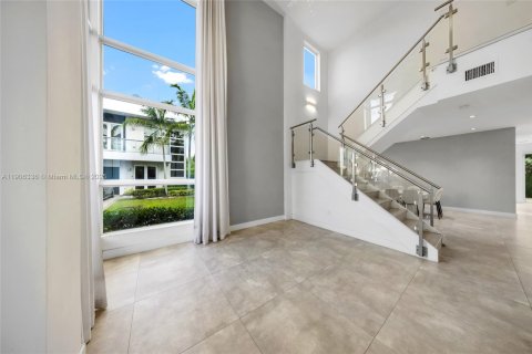 Villa ou maison à vendre à Doral, Floride: 5 chambres, 289.2 m2 № 1956914 - photo 3