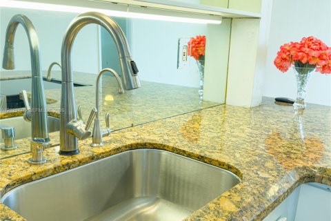 Снять в аренду кондоминиум в Авентура, Флорида 1 спальня, 70.88м2, № 2077928 - фото 10