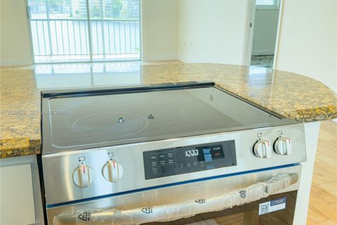 Снять в аренду кондоминиум в Авентура, Флорида 1 спальня, 70.88м2, № 2077928 - фото 12