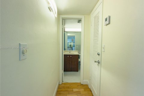 Снять в аренду кондоминиум в Авентура, Флорида 1 спальня, 70.88м2, № 2077928 - фото 26