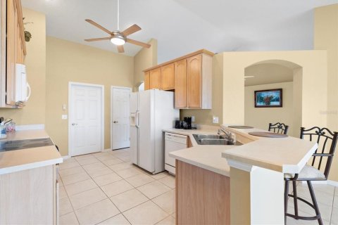 House in Summerfield, Florida 3 bedrooms, 165.55 sq.m. № 1907689 - photo 14