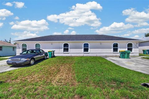 Immobilier commercial à vendre à Englewood, Floride: 4 chambres, 180.6 m2 № 2379695 - photo 2