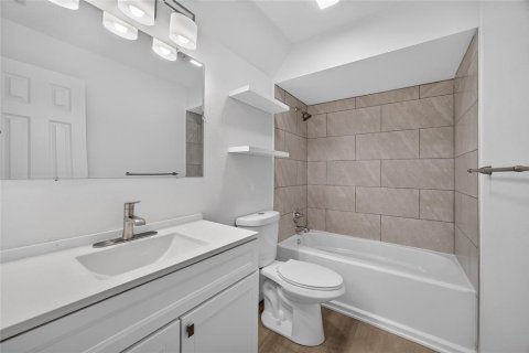 Immobilier commercial à vendre à Englewood, Floride: 4 chambres, 180.6 m2 № 2379695 - photo 10