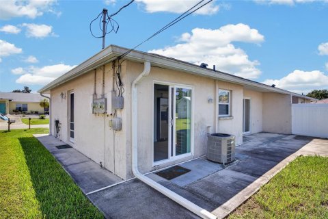 Immobilier commercial à vendre à Englewood, Floride: 4 chambres, 180.6 m2 № 2379695 - photo 17