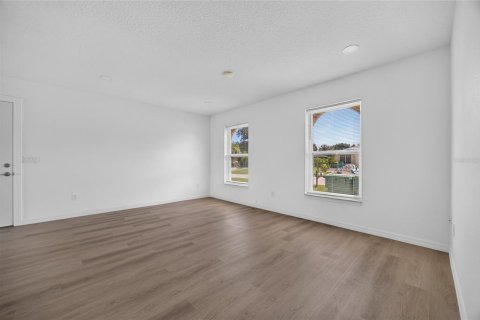 Immobilier commercial à vendre à Englewood, Floride: 4 chambres, 180.6 m2 № 2379695 - photo 4