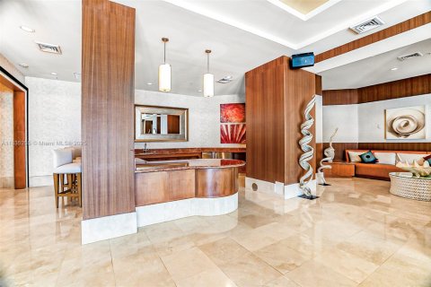 Condo in Hallandale Beach, Florida, 3 bedrooms  № 1818243 - photo 14