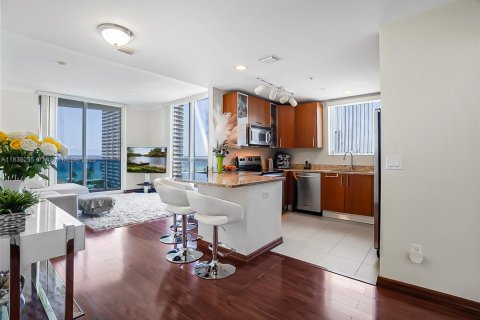 Condo in Hallandale Beach, Florida, 3 bedrooms  № 1818243 - photo 23
