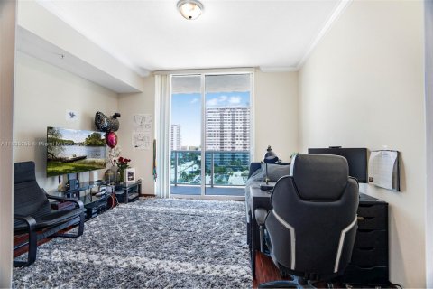 Condo in Hallandale Beach, Florida, 3 bedrooms  № 1818243 - photo 29