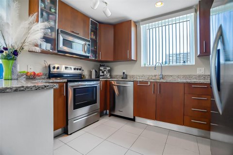Condo in Hallandale Beach, Florida, 3 bedrooms  № 1818243 - photo 21