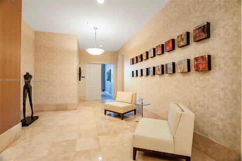 Condo in Hallandale Beach, Florida, 3 bedrooms  № 1818243 - photo 15