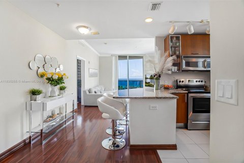 Condo in Hallandale Beach, Florida, 3 bedrooms  № 1818243 - photo 25