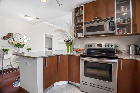 Condo in Hallandale Beach, Florida, 3 bedrooms  № 1818243 - photo 20