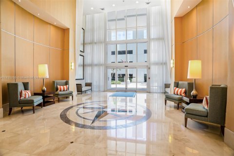 Condo in Hallandale Beach, Florida, 3 bedrooms  № 1818243 - photo 12