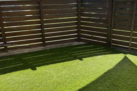 Apartment in Fort Lauderdale, Florida 2 bedrooms, 74.32 sq.m. № 1987178 - photo 20