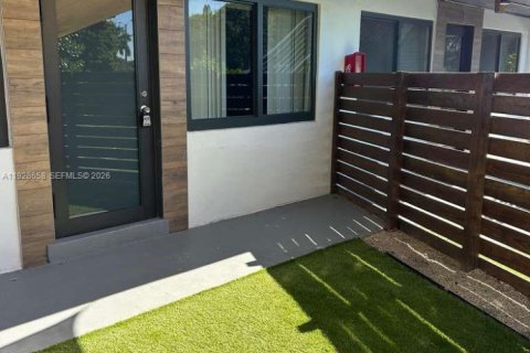 Apartment in Fort Lauderdale, Florida 2 bedrooms, 74.32 sq.m. № 1987178 - photo 18