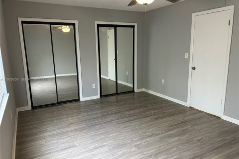 Apartment in Fort Lauderdale, Florida 2 bedrooms, 645.76 sq.m. № 1987178 - photo 10