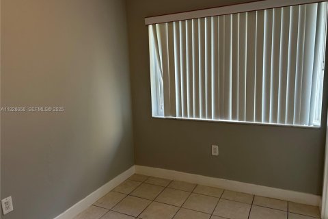 Apartment in Fort Lauderdale, Florida 2 bedrooms, 645.76 sq.m. № 1987178 - photo 16