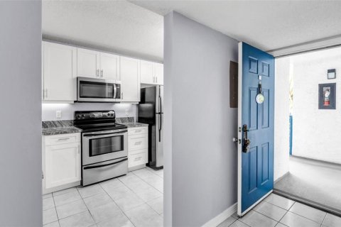 Copropriété à vendre à Tampa, Floride: 2 chambres, 94.67 m2 № 1907377 - photo 10