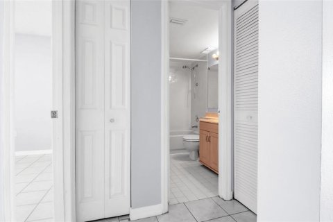 Copropriété à vendre à Tampa, Floride: 2 chambres, 94.67 m2 № 1907377 - photo 19