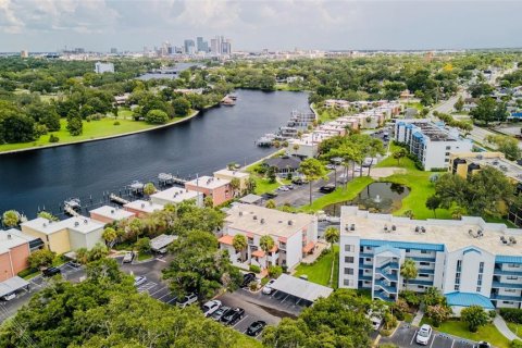 Copropriété à vendre à Tampa, Floride: 2 chambres, 94.67 m2 № 1907377 - photo 1