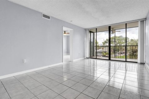 Copropriété à vendre à Tampa, Floride: 2 chambres, 94.67 m2 № 1907377 - photo 13