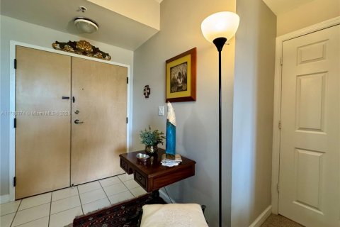 Condo in Doral, Florida, 3 bedrooms  № 2015002