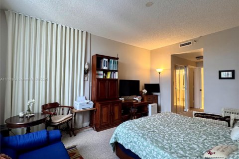 Condo in Doral, Florida, 3 bedrooms  № 2015002 - photo 16
