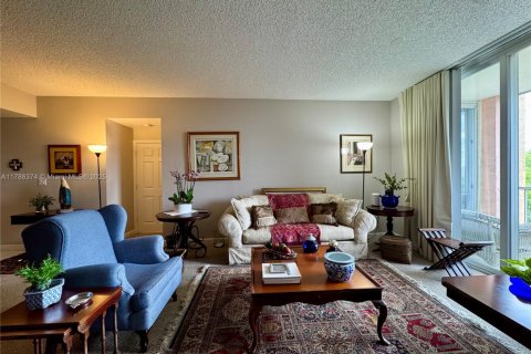 Condo in Doral, Florida, 3 bedrooms  № 2015002 - photo 4